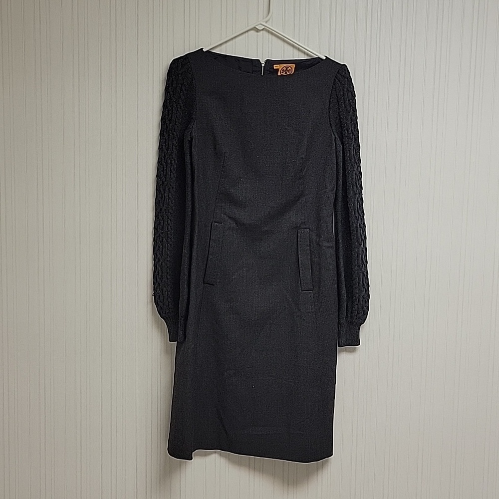 Tory Burch women's 100% wool dress with wool knit long sleeves. Sz 6 grey